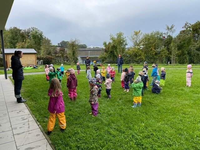 Regentanz :: Kindergarten-strassham-at